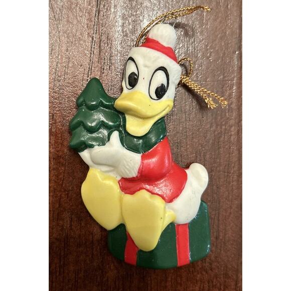 2 VTG Walt Disney Productions Donald Duck‎ ceramic Christmas Ornaments Japan - Picture 2 of 5